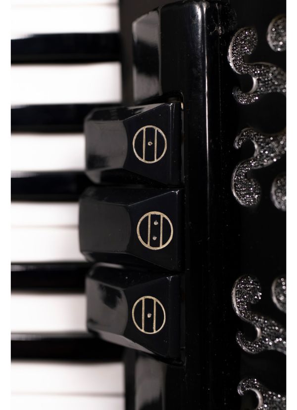 TA-4826 BK ACORDEON A PIANO