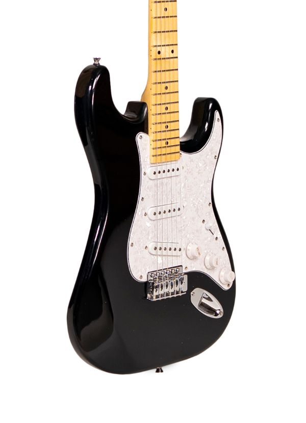YST-20PM P2 BK GUITARRA ELÉCTRICA STRATOCASTER BLACK DIAPASON DE MAPLE
